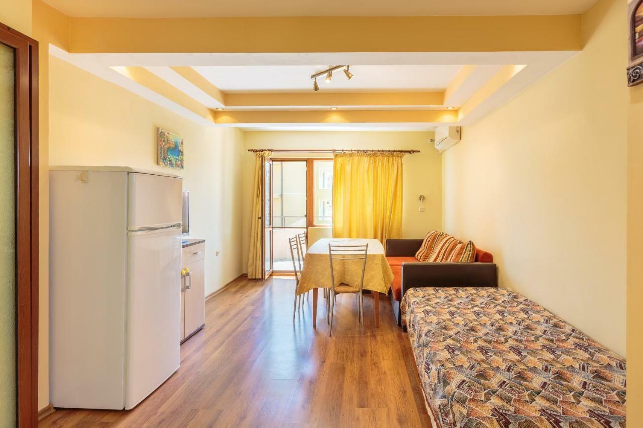 Guest House Ivanovi Chernomorets Exterior photo
